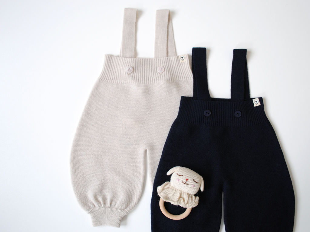 Babylatzhosen in creme und marine