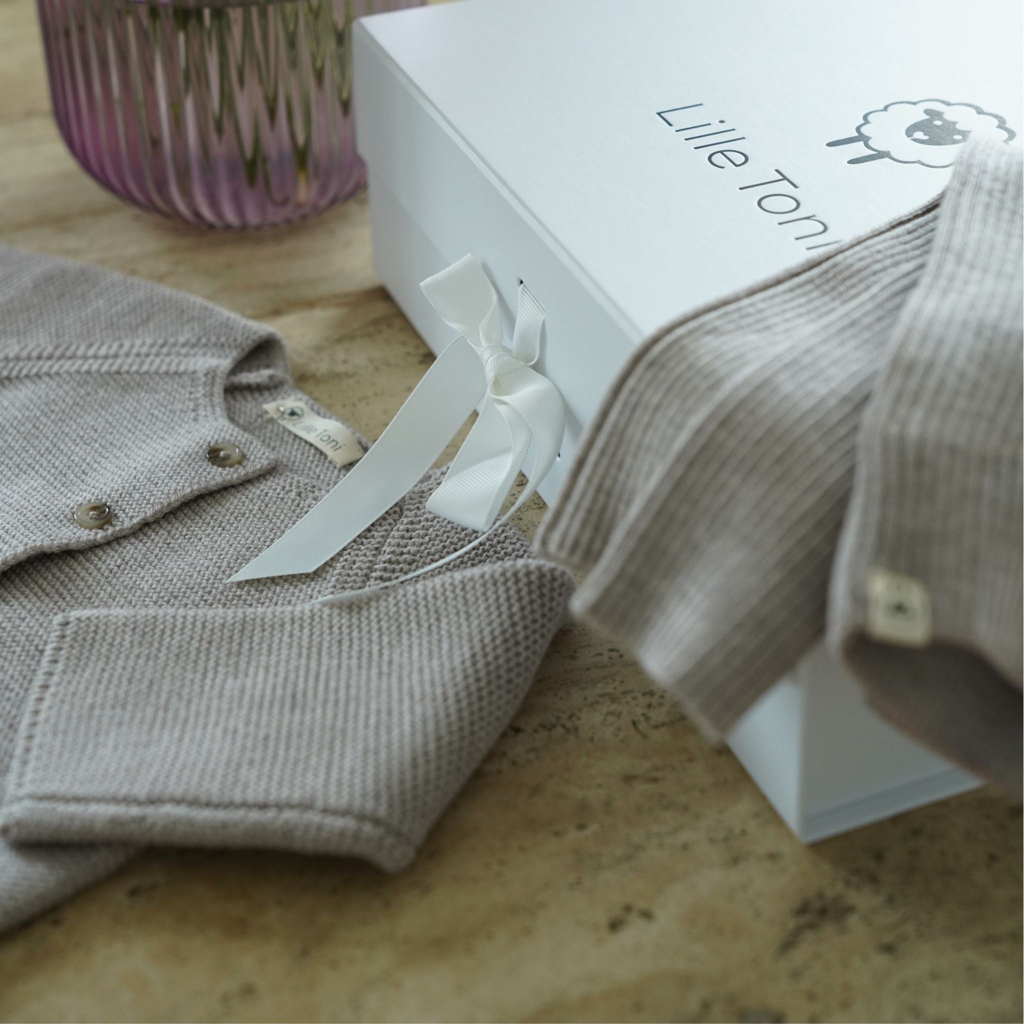 Gift set consisting of "Emil" cardigan & "Finn" leggings in camel melange