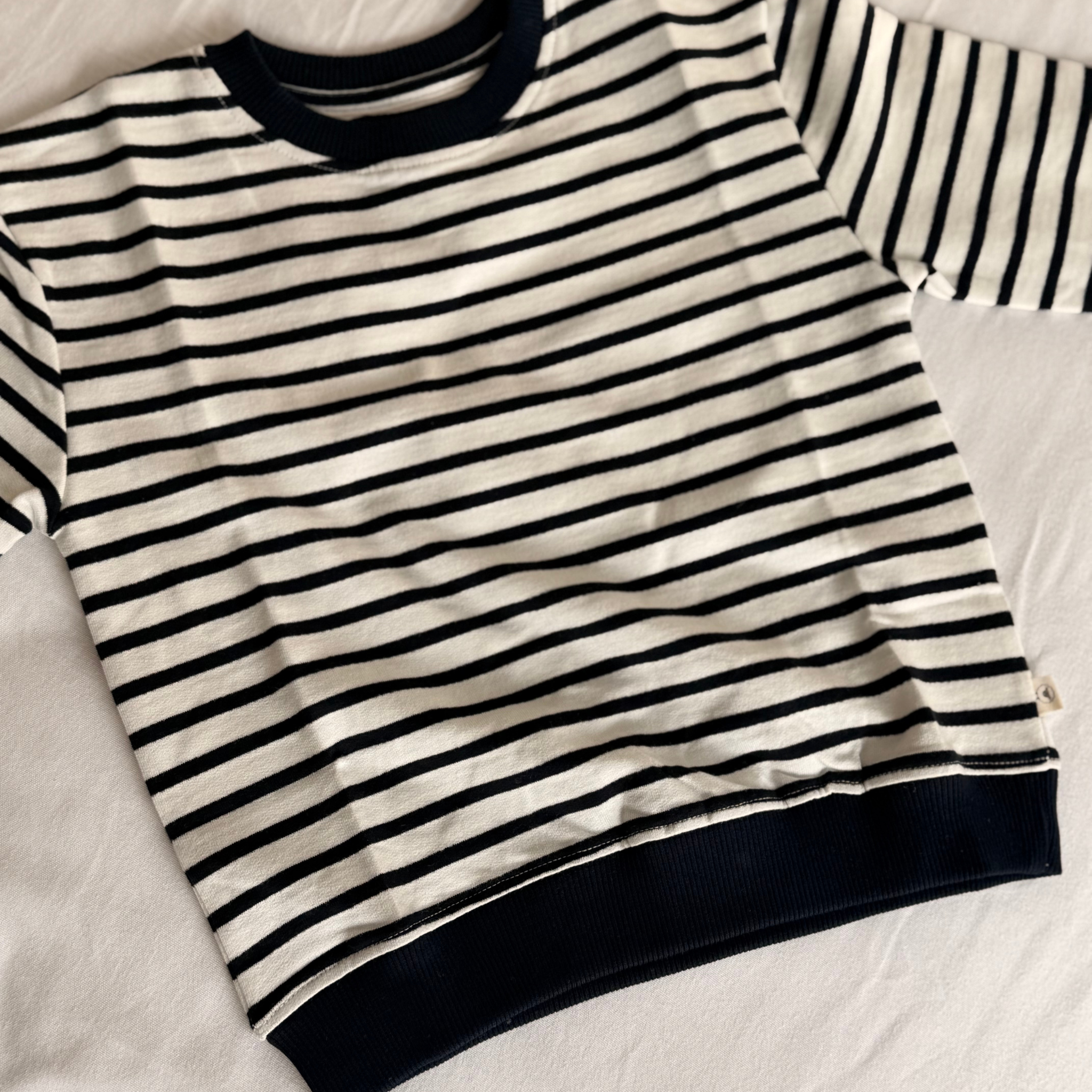 Sweatshirt "Caspar" in offwhite marine