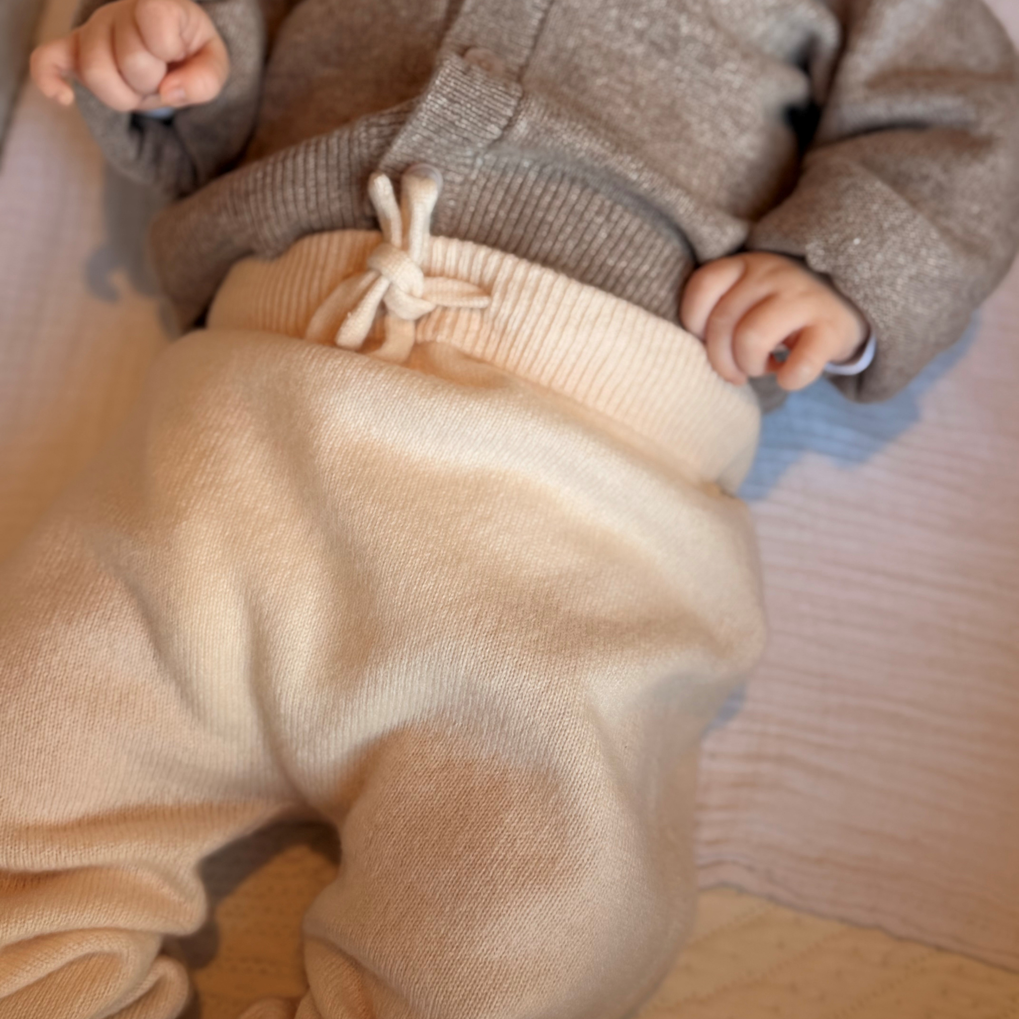 Hose ''Lene'' in feather