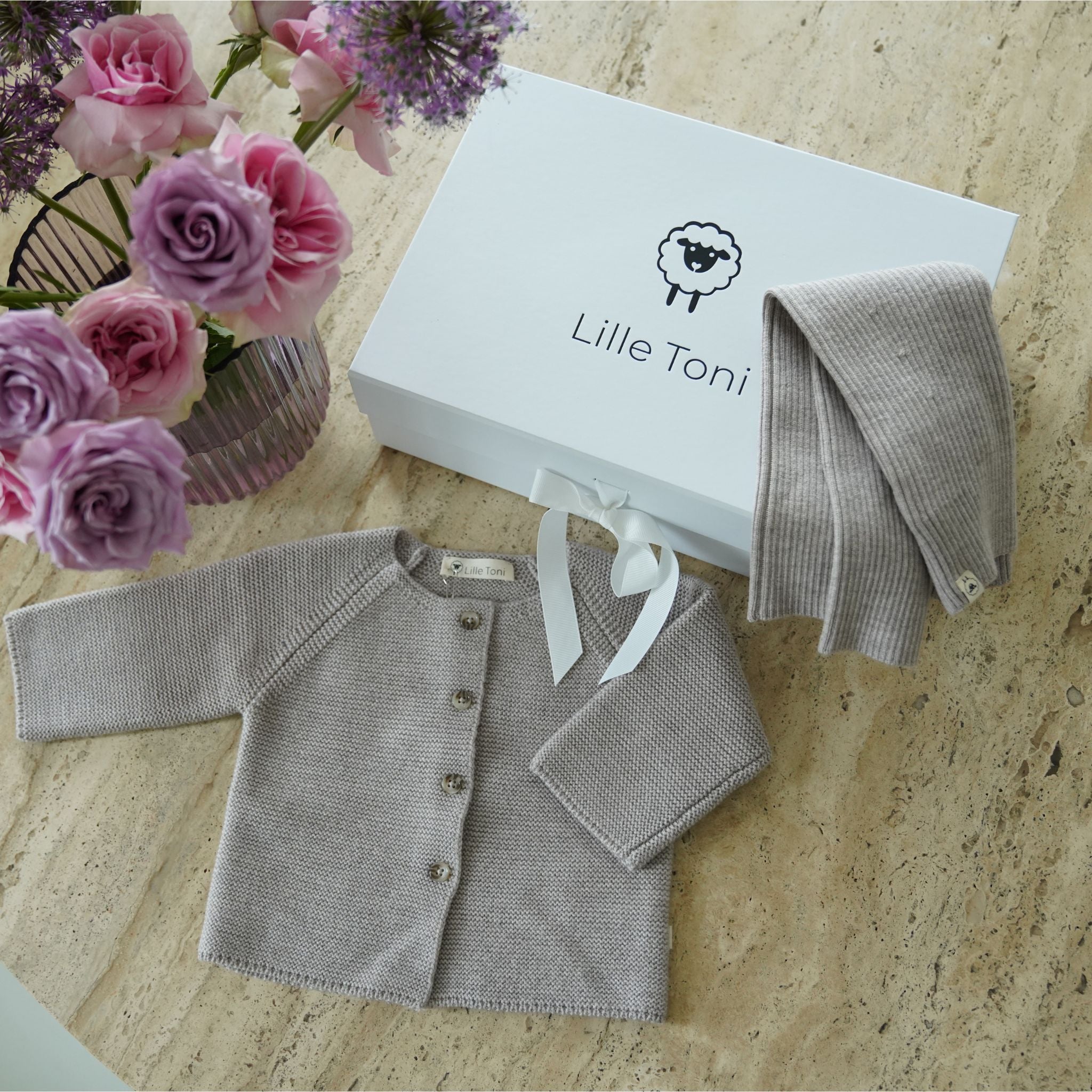 Gift set consisting of "Emil" cardigan & "Finn" leggings in camel melange